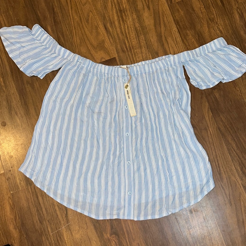 NWT Moral Fiber junior xl blue and white flowy top.